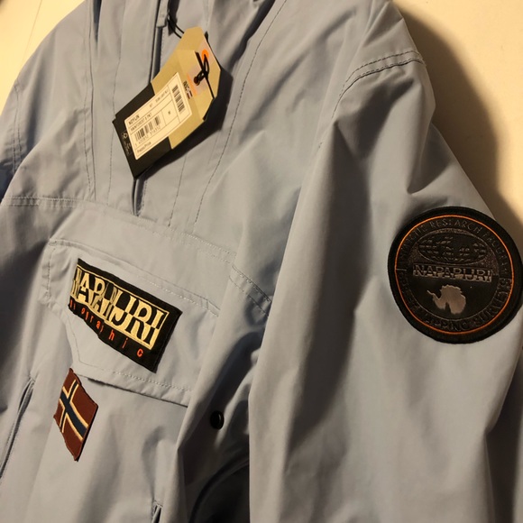 New Napapijri anorak - Picture 6 of 14